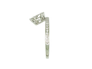 Anillo de Compromiso de Lujo con Diamantes en Racimo Colgante de Oro Blanco de 18K, Anillo de Joyería para Mujer - Product Image 2