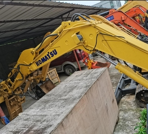 Mini pelleteuse sur chenilles Komatsu PC55 d'occasion à vendre Poids en ordre de marche de 5.5 tonnes Moteur Volvo/Doosan d'occasion/Moteur inclus - Product Image 6