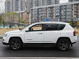 Jeep Compass 2014 (Import) 2.4L 4WD Édition Snake Eye Édition Limitée Capacité 4x4 SUV Classique - Product Image 3