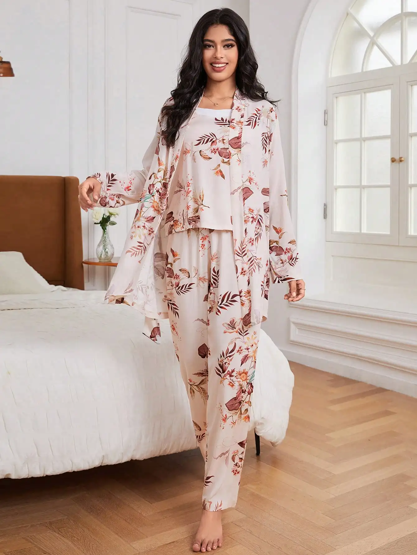 공장 사용자 정의 3 조각 잠옷 세트 섹시한 가운 멜빵 긴 바지 홈웨어 개인 인쇄 잠옷 여성용