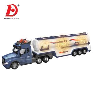 HUADA 2023 <span class=keywords><strong>Jouet</strong></span> de <span class=keywords><strong>camion</strong></span>-citerne RC télécommandé simulé avec son léger - Product Image 2