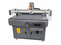 Machine de découpe CNC à couteau oscillant pour l'industrie de l'emballage, la fabrication d'échantillons de boîtes cadeaux et de boîtes en papier, et la découpe de carton ondulé