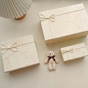 Caja de Regalo Vacía de Cartón Corrugado Elegante de Alta Gama para Novio/Novia, Velas Navideñas, Marcos de Fotos, Laminación Brillante, Estampado - Product Image 6