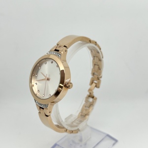 Reloj de cuarzo para mujer de alta calidad, caja de aleación de acero inoxidable resistente al agua, reloj para mujer con acento de diamantes - Product Image 4