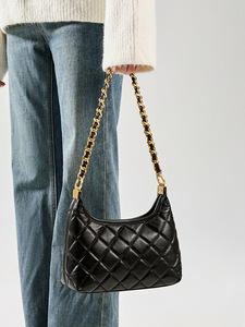 Sac à bandoulière pour femme en cuir véritable, sac sous le bras, nouveau modèle européen et américain 2025, mode décontractée, sac messager à chaîne élégant - Product Image 3