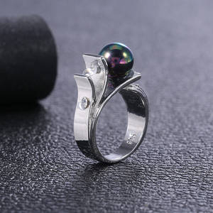 Anello da cocktail geometrico F061 con perla naturale incastonata a griffe per donna, anelli alla moda da matrimonio - Product Image 3