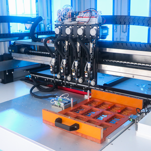 Machine de chargement automatique de feuilles de nickel à 4 têtes contrôlée par PLC avec 5 caméras <span class=keywords><strong>Hikvision</strong></span> pour la production de batteries à haute vitesse - Product Image 2