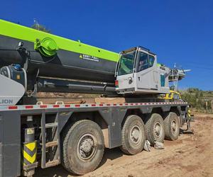 Grue sur camion Zoomlion ZAT2000 d'occasion, 80 tonnes, moteur Weichai, modèle 2018, hauteur de levage 48 m - Product Image 3