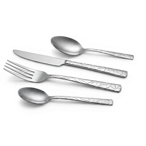 Ensemble de couverts modernes en acier inoxydable avec poignées texturées, compatibles lave-vaisselle, pour la salle à manger - Product Image 1