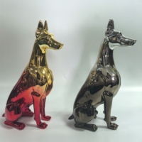 Sculpture de chien Doberman peinte à la main, art moderne, 30 cm, décoration d'entrée de villa de luxe, décoration animale en résine haut de gamme