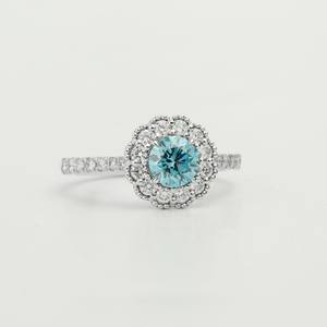 Anillo de Compromiso de Diamante Azul Premium Cultivado en Laboratorio con Corte Redondo, Diamante Certificado, Halo Elegante, Joyería de Boda - Product Image 1