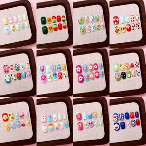 288 piezas de <span class=keywords><strong>uñas</strong></span> postizas ABS <span class=keywords><strong>para</strong></span> niñas, coloridas y lindas, con diseño de dibujos animados, juego completo de <span class=keywords><strong>uñas</strong></span> con <span class=keywords><strong>pegamento</strong></span>, longitud corta. - Product Image 4