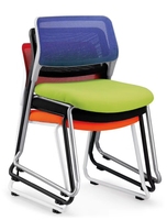 Chaise en plastique moderne empilable à 4 pieds de haute qualité avec garantie pour les étudiants en classe à l'université