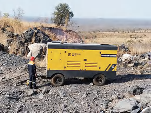 LIUGONG Portable 25 bar Diesel Screw Air Compressor for <strong>Mining</strong> Water Well Drilling <strong>Rig</strong> - Product Image 5