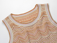 Robe longue en tricot élégante pour femme, motif rayures ondulées, col rond, sans manches, coupe ajustée, haute qualité
