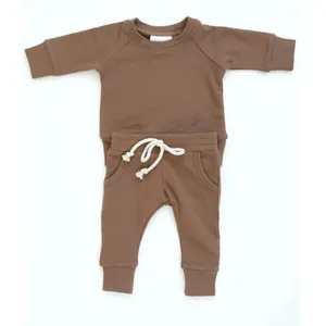 Conjunto de ropa de otoño para bebé y niña, trajes de bebé de felpa francesa, Camiseta lisa de manga larga con cuello redondo, pantalones de correr a juego, chándal