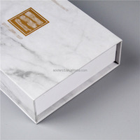 Boîte en papier magnétique rigide recyclable de haute qualité avec logo personnalisé pour vêtements, impression quadrichromie, feuille d'or, laminage mat, UV spot