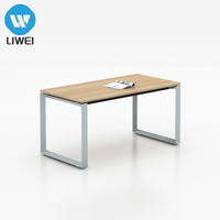 Bureau d'ordinateur moderne en bois LIWEI, en vente flash, avec fonction extensible et installation facile pour un usage domestique ou au bureau