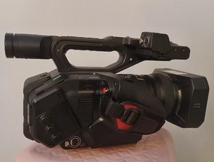 กล้องวิดีโอระดับไฮเอนด์สำหรับงานแต่งงาน รุ่น AG-DVX200MC ซูมออปติคอล 13 เท่า ความละเอียด 4K พร้อมฟังก์ชัน OIS - Product Image 3