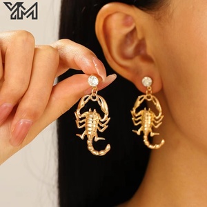 Cadena de Mano YM Luxury Hip Hop con Diseño de Escorpión, Chapada en Oro de 18K, con Incrustaciones de Circonita Cúbica, Anillo Doble para Dedo, para Hombres y Mujeres - Product Image 6
