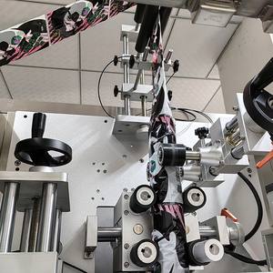Machine d'étiquetage automatique de tasses ou de bouteilles <span class=keywords><strong>Applicateur</strong></span> d'étiquettes de manchon thermorétractable en PVC - Product Image 5