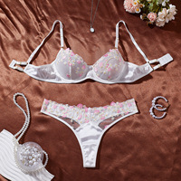 Ensemble de lingerie sexy pour femme, style frais, en maille brodée florale, soutien-gorge push-up à armatures et string, blanc, vente en gros, personnalisable OEM