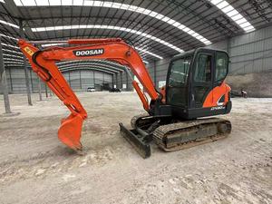 รถขุดตีนตะขาบ Doosan DX60-9C มือสอง ขนาด 5.7 ตัน รถขุดขนาดเล็กสำหรับงานก่อสร้าง ควบคุมด้วย PLC มอเตอร์ เกียร์ ปั๊ม แบริ่ง - Product Image 3