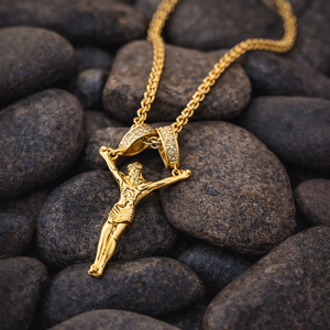 Collana con Croce Cristiana in Acciaio Inossidabile Placcato Oro, Ciondolo Crocifisso, Gioielleria Cristiana all'Ingrosso - Product Image 1