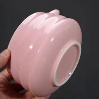 Ensemble de matcha rose en céramique avec support, ensemble de fouet à matcha 4 pièces, coffret cadeau pour les amateurs de matcha, logo personnalisé