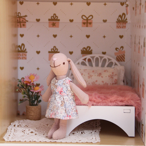 Ensemble <span class=keywords><strong>de</strong></span> thé miniature avec figurine <span class=keywords><strong>de</strong></span> lapin, robe florale, tablier à carreaux, bordure en dentelle, théière, tasse à thé, gâteau, jouet pour enfants, cadeau <span class=keywords><strong>de</strong></span> jeu - Product Image 4
