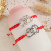 Lot de 2 bracelets en macramé rouge, nœud coulissant réglable, cœurs entrelacés, breloque argentée, bijoux d'amour, cadeau