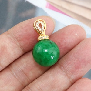 YL0076エレガントなグリーンジェイドラウンドボールチャームペンダントビーズ中国のシンボル - Product Image 3