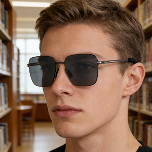 Lunettes de soleil polarisées à monture carrée Hl-8610 pour hommes, monture en plastique noir et métal, verres TAC, protection UV400, utilisation en extérieur - Product Image 5