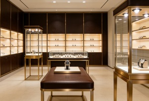 Set Espositivo Lusso per Orologi in Pelle Marrone Scuro con Dettagli Dorati - Pacchetto Completo Chiavi in Mano per Negozi, Armadietti a Muro, Piedistalli e Banconi per Centri Commerciali - Product Image 2