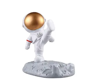 Novelty Design Astronaut Phone Holder Creative Resin Decorative Furnishing Articles Split Kick Kung Fu Spaceman Phone Holder