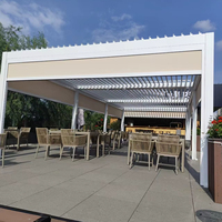 Pergola bioclimatique de jardin extérieure avec toit à lames orientables et éclairage LED, en aluminium pliable
