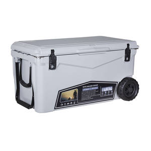 Glacière isotherme KUER-C 70Qt grise rotomoulée avec roues pour usage extérieur - Product Image 1