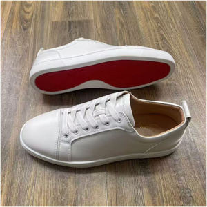 Chaussures de sport de haute qualité pour hommes et femmes avec semelles rouges antidérapantes. Chaussures de sport unisexes tendance - Product Image 1