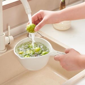 Cucharón de agua de plástico grueso para uso doméstico en la cocina con diseño resistente a caídas para lavar verduras y plantas - Product Image 3