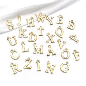Nouveau produit en gros pendentif lettre de couleur de galvanoplastie Version coréenne pendentif en alliage de bricolage accessoires de bijoux lettres mignonnes - Product Image 1