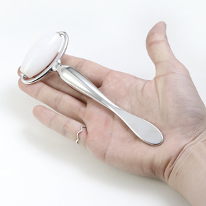 <span class=keywords><strong>Rodillo</strong></span> <span class=keywords><strong>de</strong></span> Jade Natural para Masaje Facial y Ocular, <span class=keywords><strong>Rodillo</strong></span> <span class=keywords><strong>de</strong></span> <span class=keywords><strong>Cuarzo</strong></span> Real para la Piel, Herramienta <span class=keywords><strong>de</strong></span> Belleza Facial Antienvejecimiento, Venta al por Mayor - Product Image 3