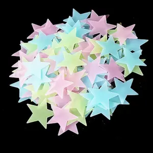 Флуоресцентный световой наклейки на стену Лидер продаж Звезда Луна светящиеся темные наклейки для детей Детская комната украшения