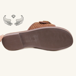 Fashionable Flat Summer Wear-resistant Vintage Casual Breathable Best-selling Lightweight Women's Sandals and <b>slippers</b> - Product Image 6
