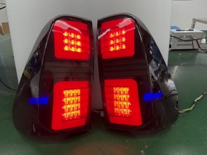 Feux arrière LED de style GR pour Toyota Hilux 2016-2024 4x4 Accessoires tout-terrain - Product Image 1