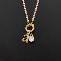 eManco Kleiner Kursiv-Schriftzug 'a' Anhänger Runder Klarer Zirkon Sternzeichen Strass Edelstahl Personalisierter Initialen-Schmuck