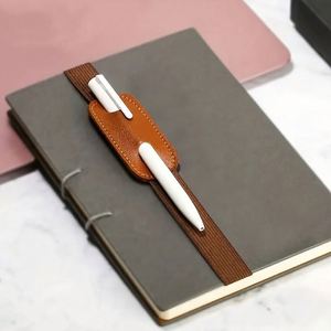 Estuche Porta Plumas de Cuero PU, Portátil y Elegante, con Banda Elástica Ajustable, para Regalos, Organizador de Libros y Revistas - Product Image 3