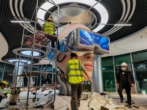 Sculpture <span class=keywords><strong>de</strong></span> tête mécanique interactive futuriste VR Installation d'art <span class=keywords><strong>de</strong></span> haute technologie pour la décoration commerciale et l'attraction des foules - Product Image 3