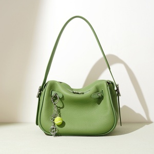 Sacs à main en cuir véritable de luxe, sacs d'été <span class=keywords><strong>tendance</strong></span> en cuir de vache, sacs à bandoulière <span class=keywords><strong>vert</strong></span> beige noir à la mode pour femmes - Product Image 4