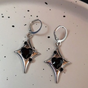 Pendientes de aleación con forma de corazón, con lazo y cristal rojo, estilo moderno para ir al trabajo, joyería de moda de Europa y América - Product Image 3