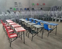 Ensemble de bureaux et chaises en plastique et métal pour l'école, le bureau et la formation, avec plateau de table intégré